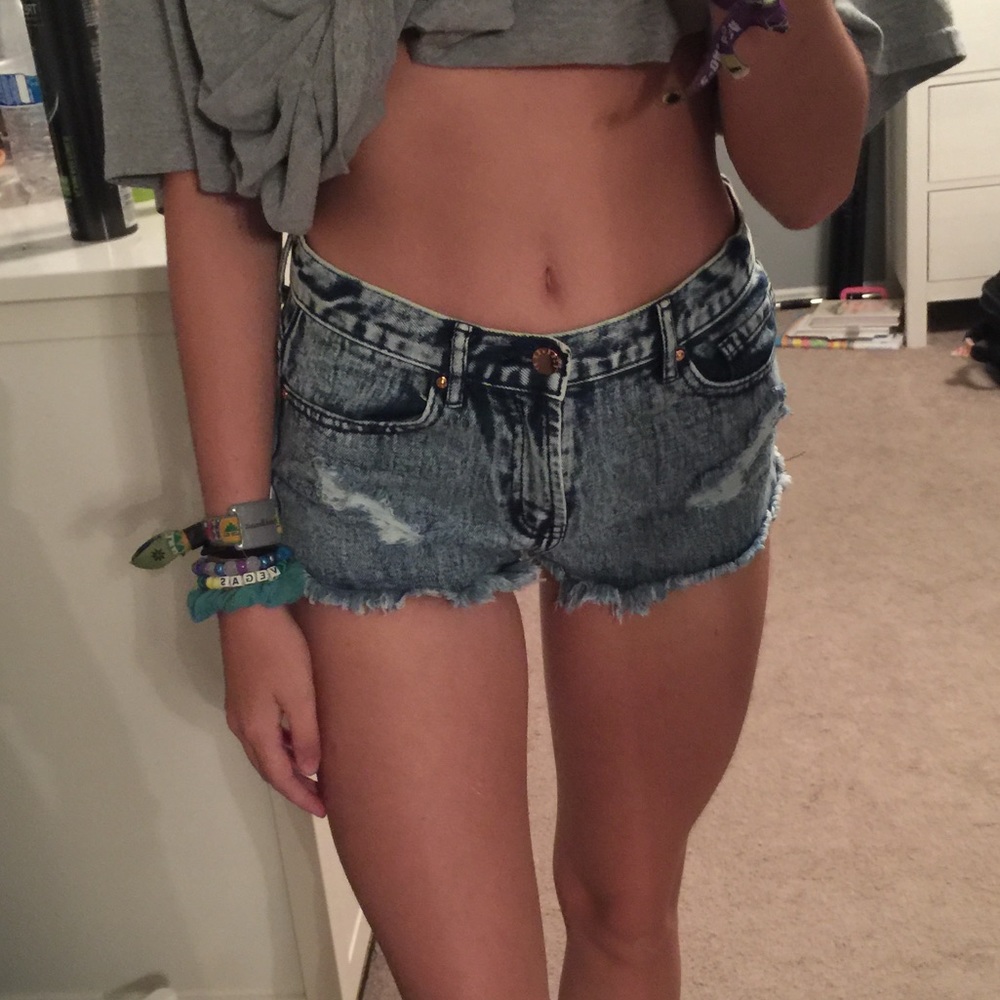 Ripped denim shorts